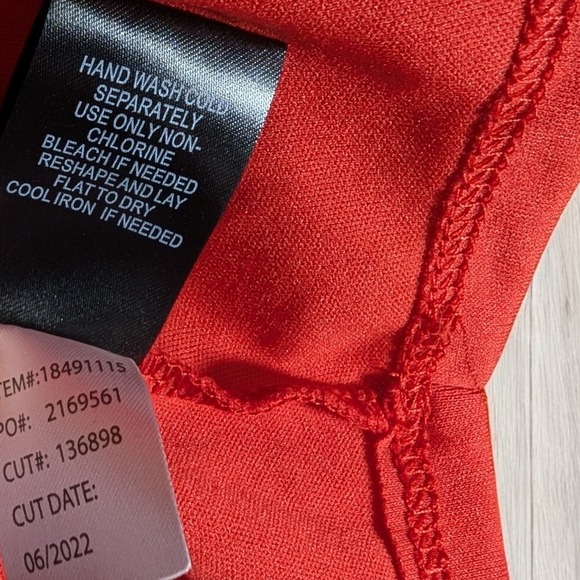 Torrid Red Lace Overlay Dress Plus Size 3 3X XXX Fit Flare Christmas Valentines - Picture 5 of 6